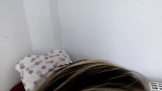 JannaKnox fucked herself with a vibrator and cummed with delight