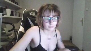 whitepraxis sweet girl in glasses chats with chat on different topics