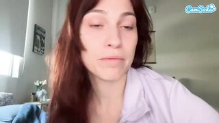 savvvannaxo -  Skinny babe with clothes on dances in front of the camera and chatting sweetly to the chat room