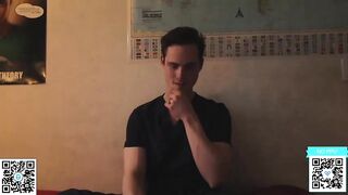 ari_lovexo - a guy sweet-talking and teasing in front of the camera.