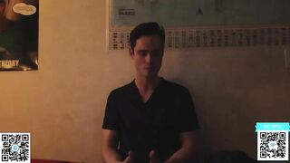 ari_lovexo - a guy sweet-talking and teasing in front of the camera.