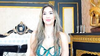 sophie - Horny bitch in a beautiful top chats sweetly and dances in front of the camera