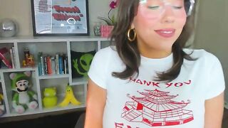 CassidyNicole - Charming babe sweetly chats and teases the camera with her sweet figure