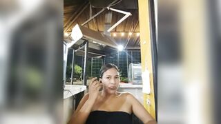 DAELAA - Milf films herself while eating and chatting