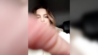 - Skinny bitch shows her pussy in the car on camera and chats sweetly with the chat