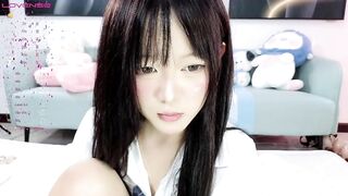 Hnny_y - Young Asian girl sweetly chatting and teasing in front of the camera