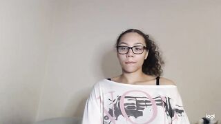 mariianebabe - Latina sweet-talking and teasing on camera.