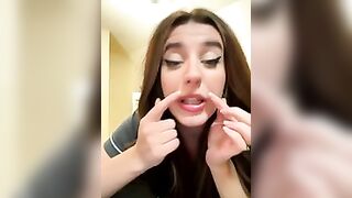 RoxxyDallas - slutty babe sweet-talks and fights on camera.