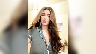 RoxxyDallas - Sexy babe sweetly chatting and teasing in front of the camera