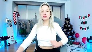 AlicePrings - Cute blonde teases in front of the camera and chats sweetly with the chat