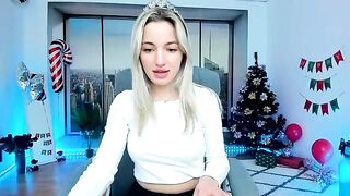 AlicePrings - Cute blonde teases in front of the camera and chats sweetly with the chat