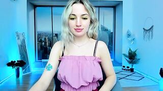 AlicePrings - Charming babe sweetly chats and teases in front of the camera